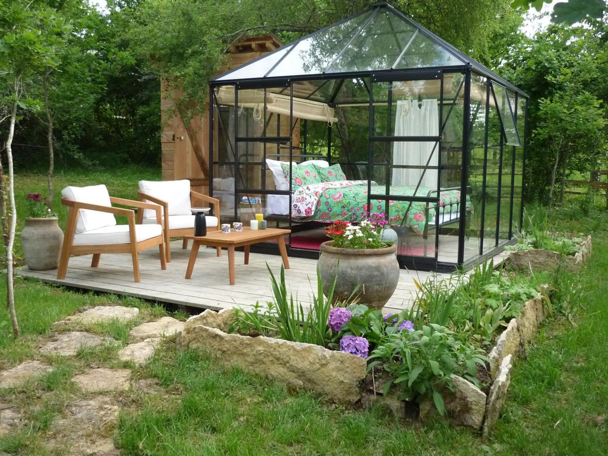 Le Jardin Secret Luxury tent Semur-en-Auxois