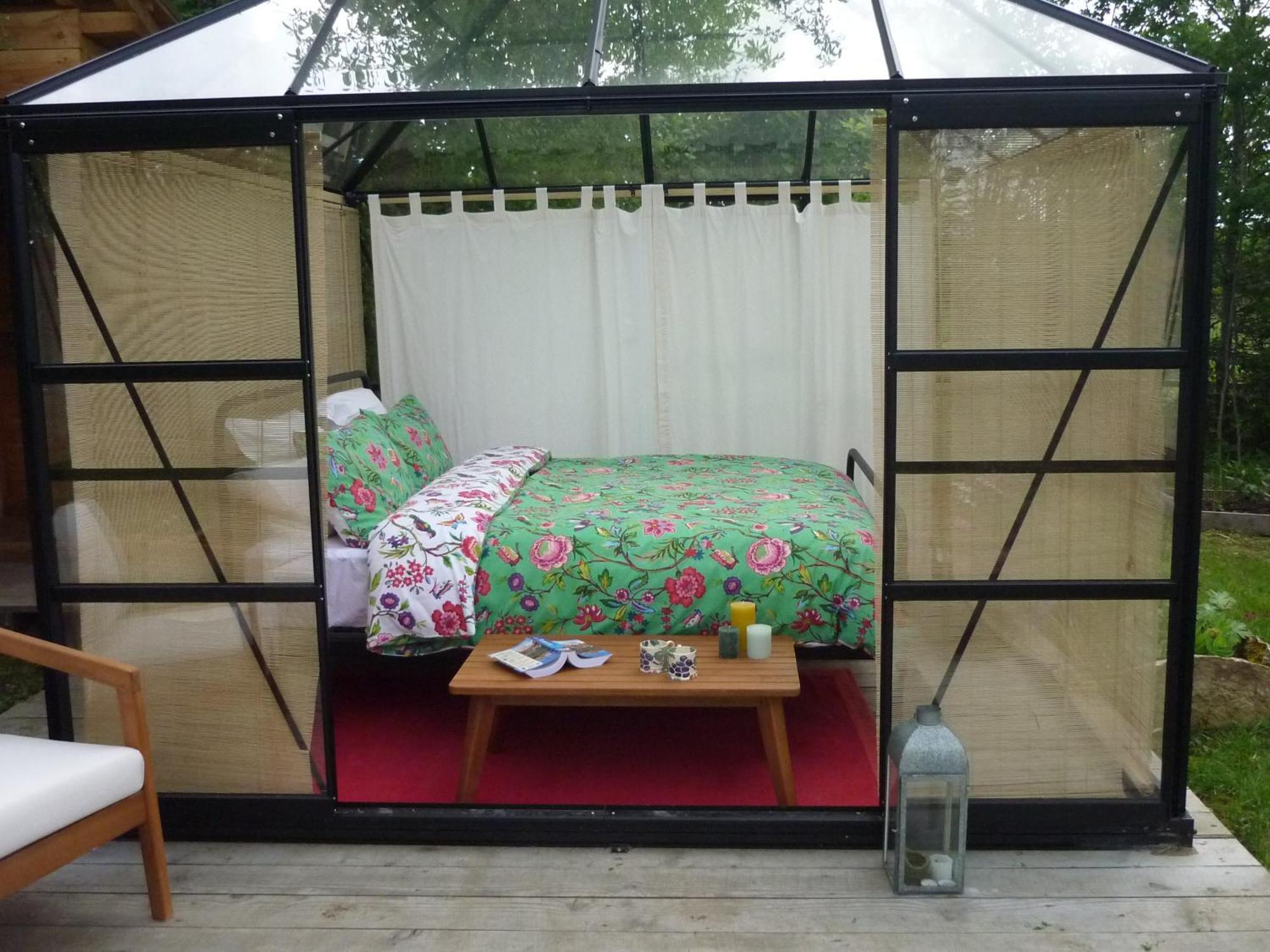 Luxury tent Le Jardin Secret Semur-en-Auxois